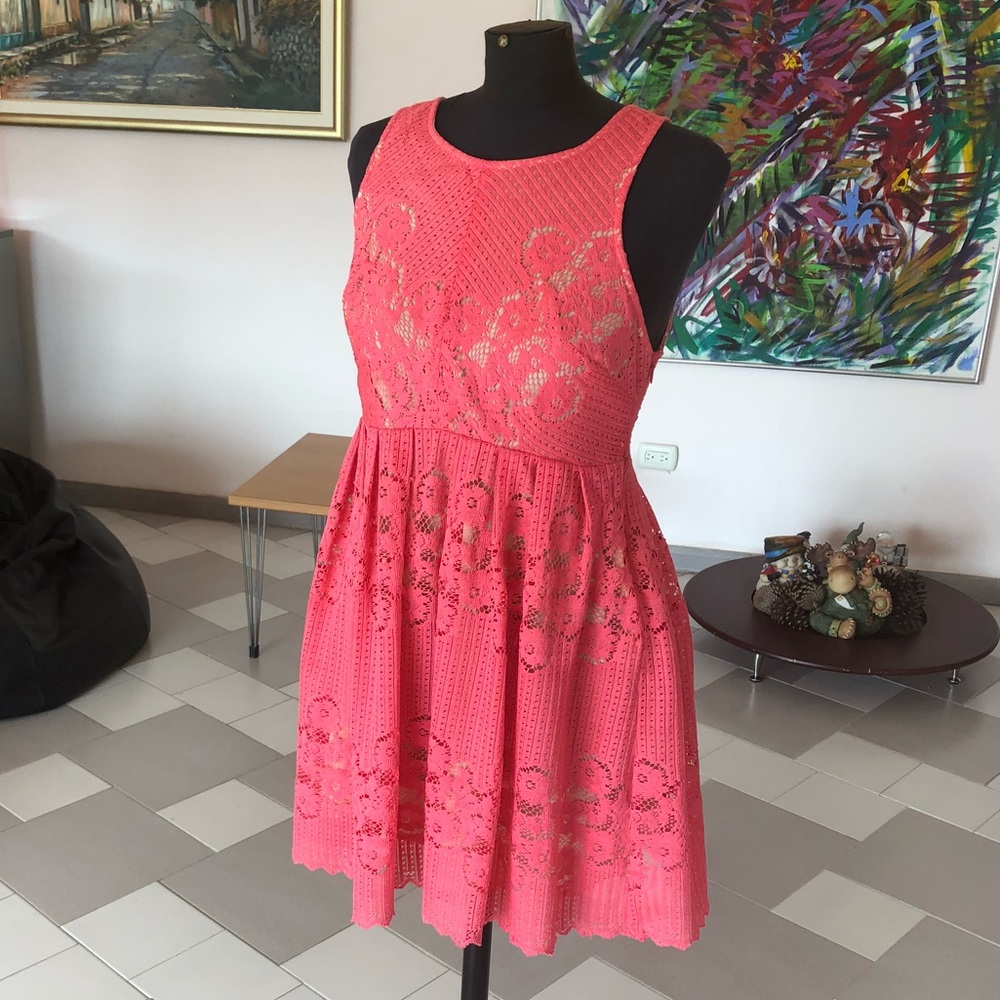 Cute Free People lace peach dress 🍑